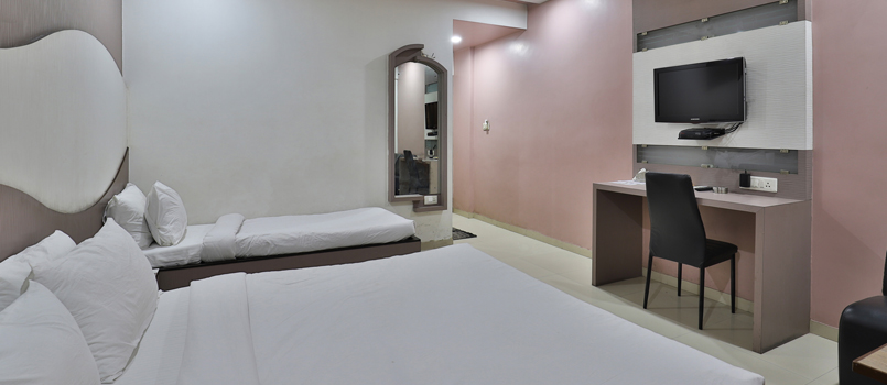 All rooms has AC, Wi-Fi, Internet facilities at Hotel Merit Surat